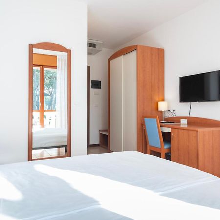 Hotel Caracas Линяно Сабиадоро Екстериор снимка