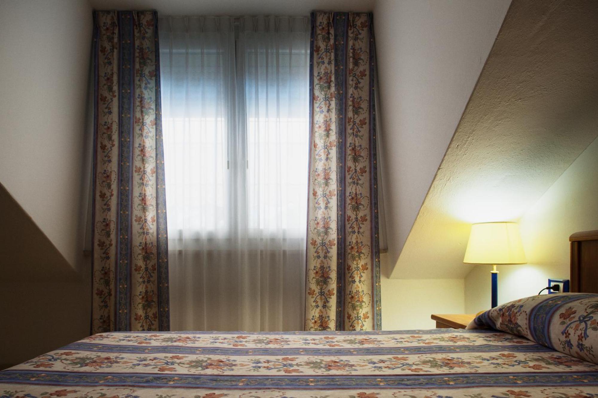 Hotel Caracas Линяно Сабиадоро Екстериор снимка